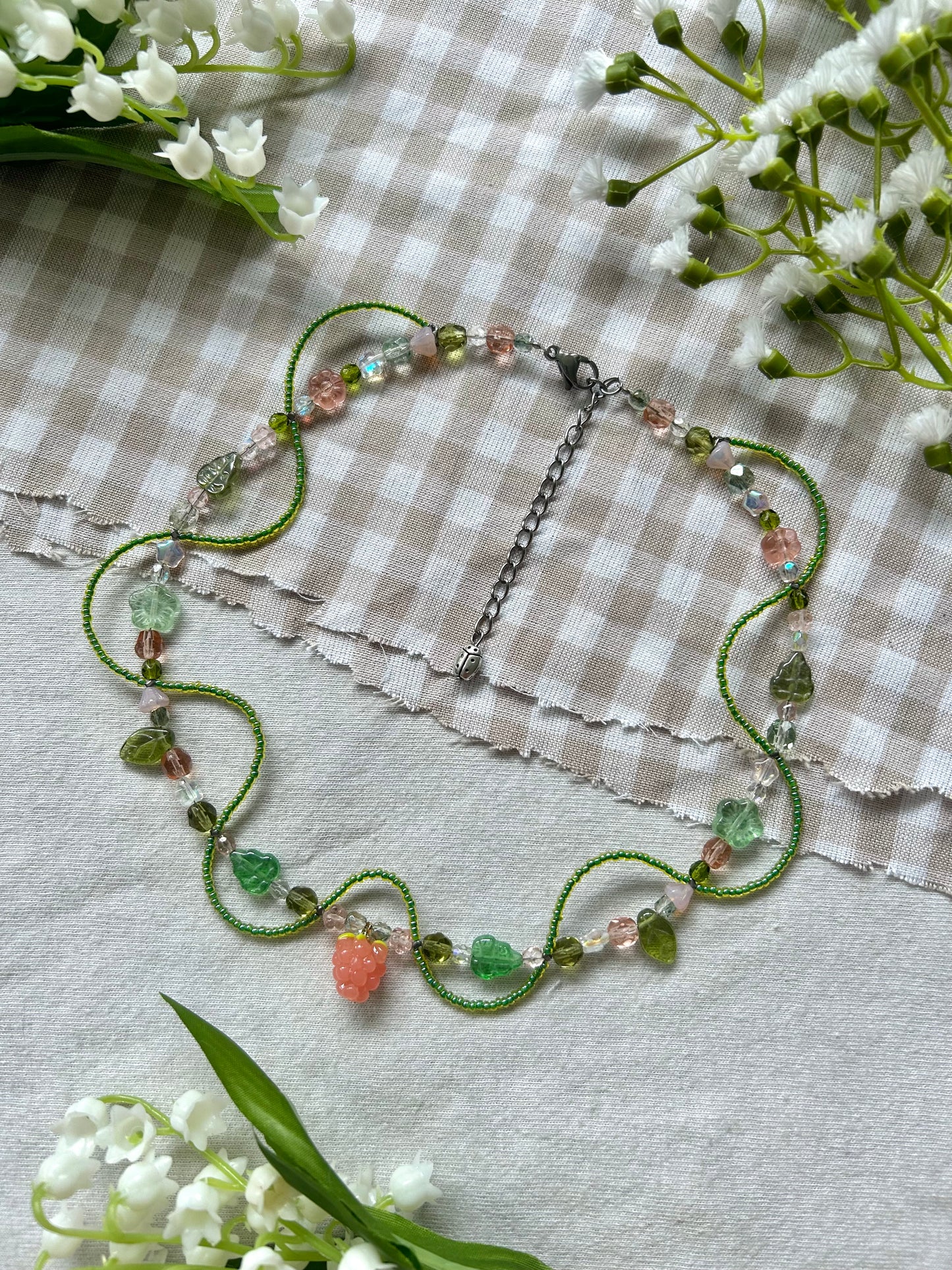 spring berry vine necklace