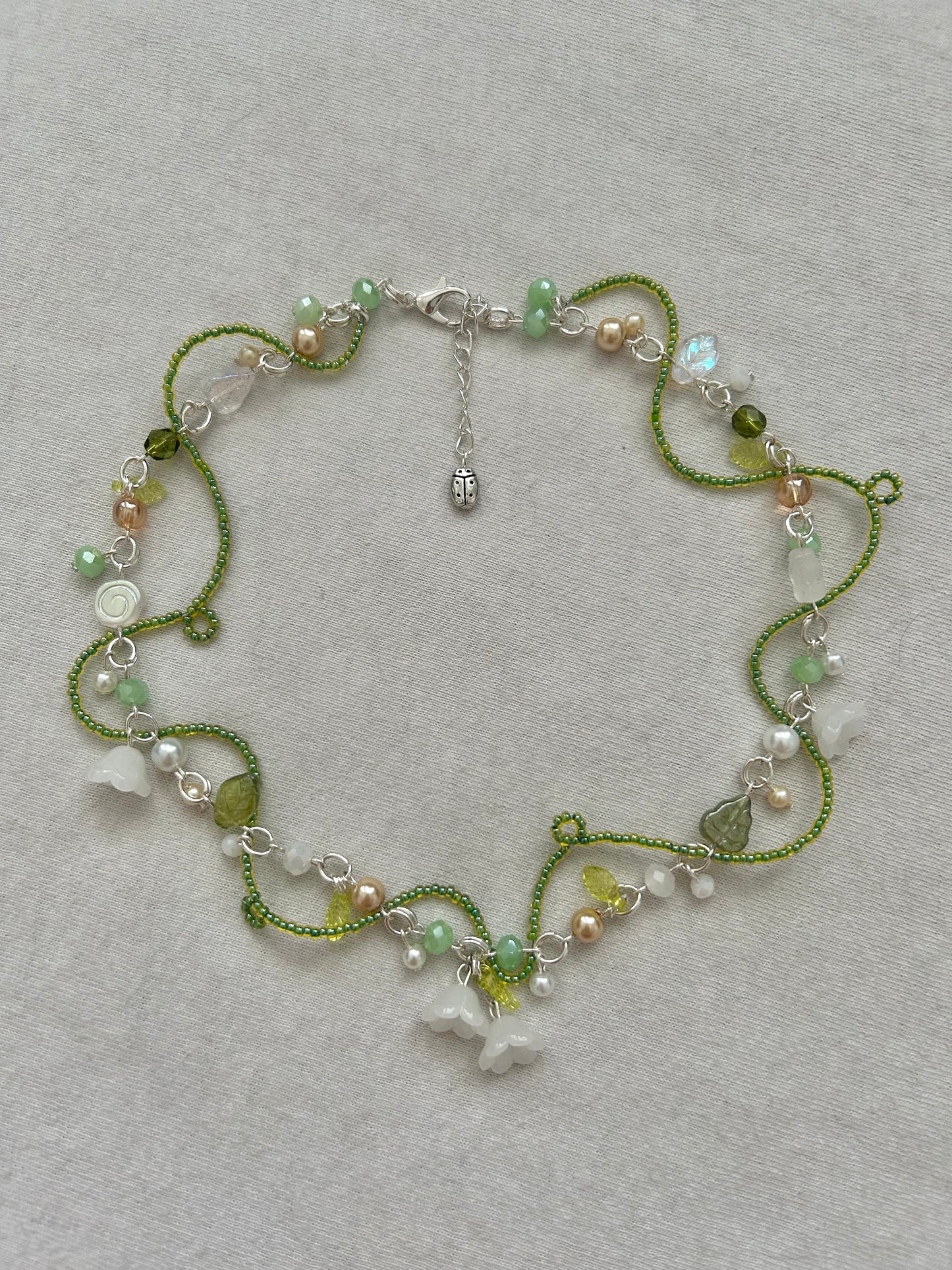 lily vine necklace