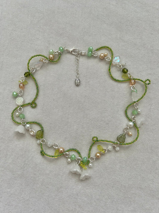 lily vine necklace