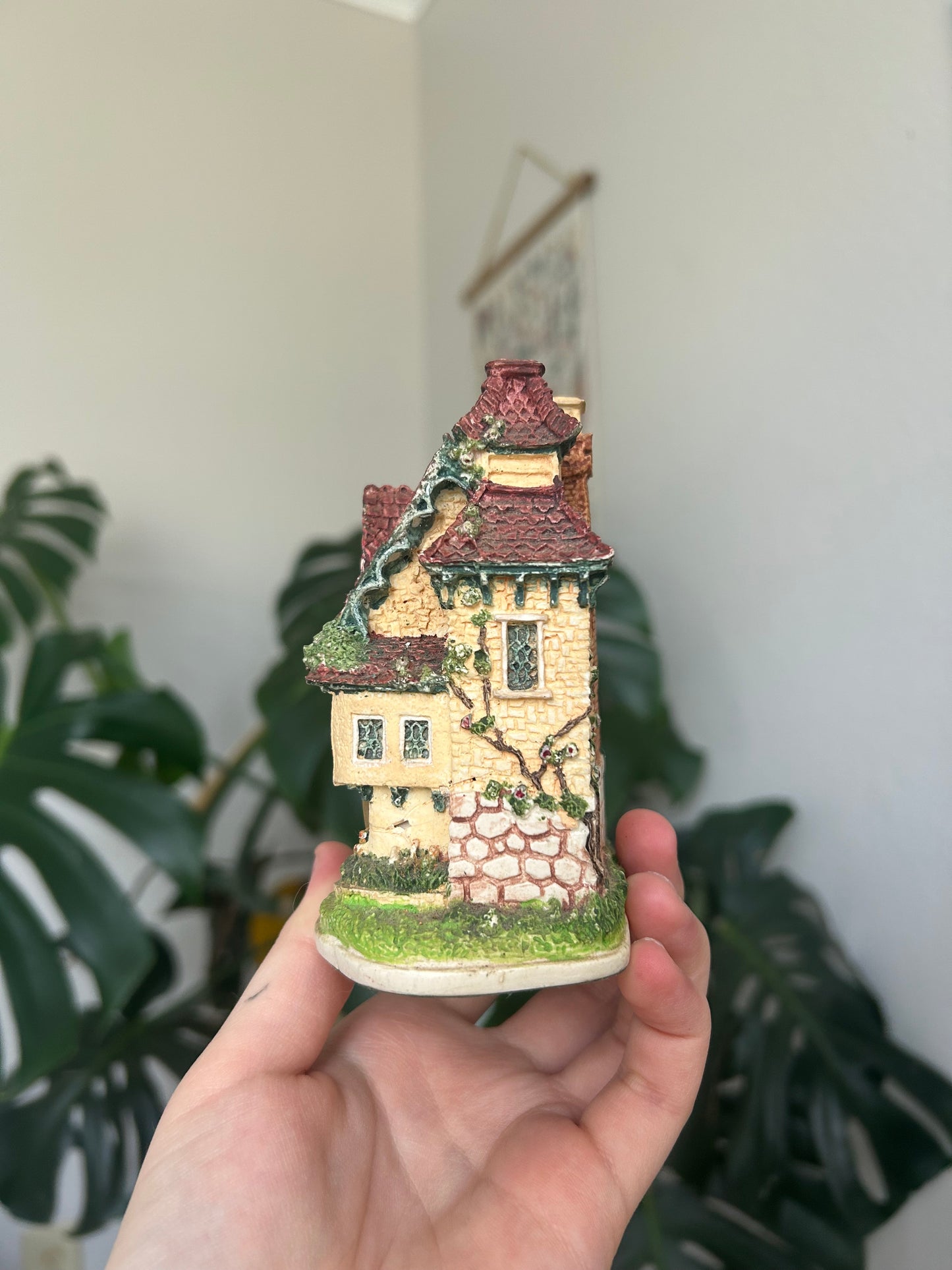 cottage clock trinket