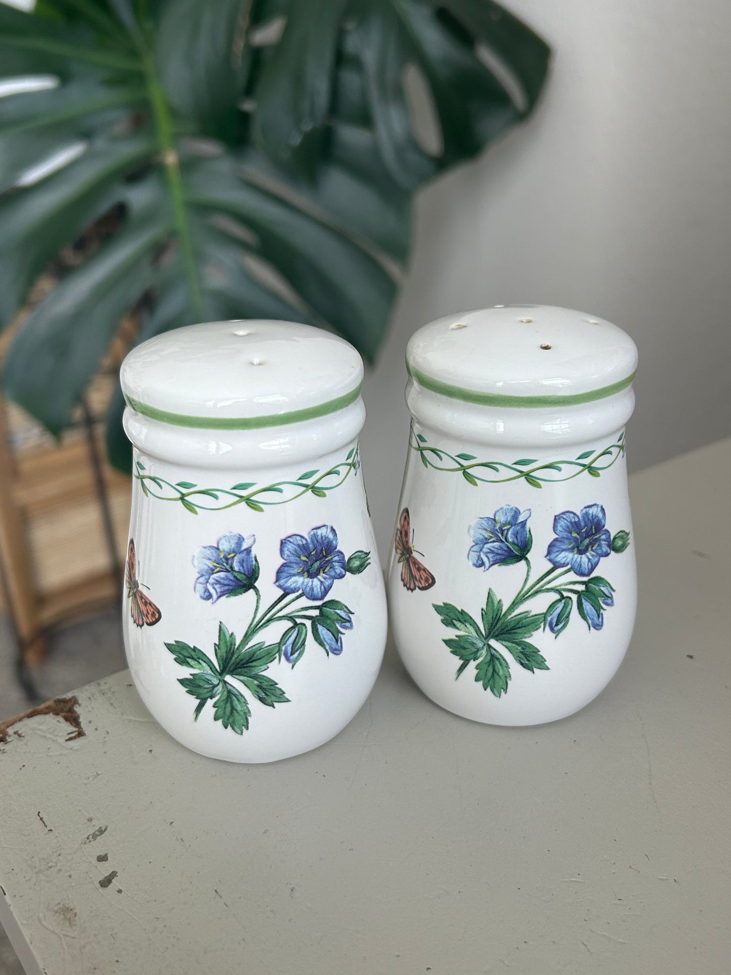 mikasa garden bloom salt and pepper shakers