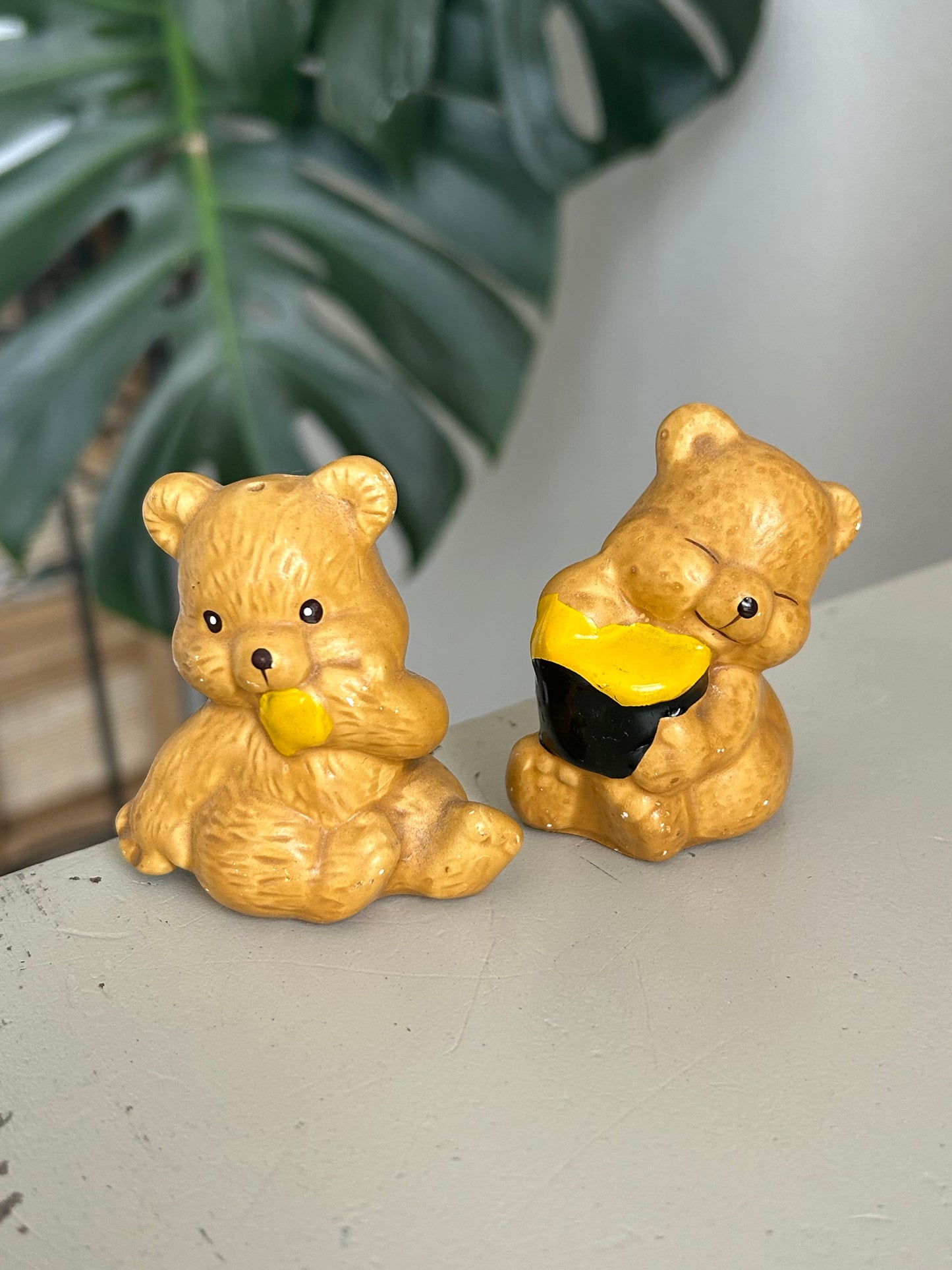 honey bears salt and pepper shakers