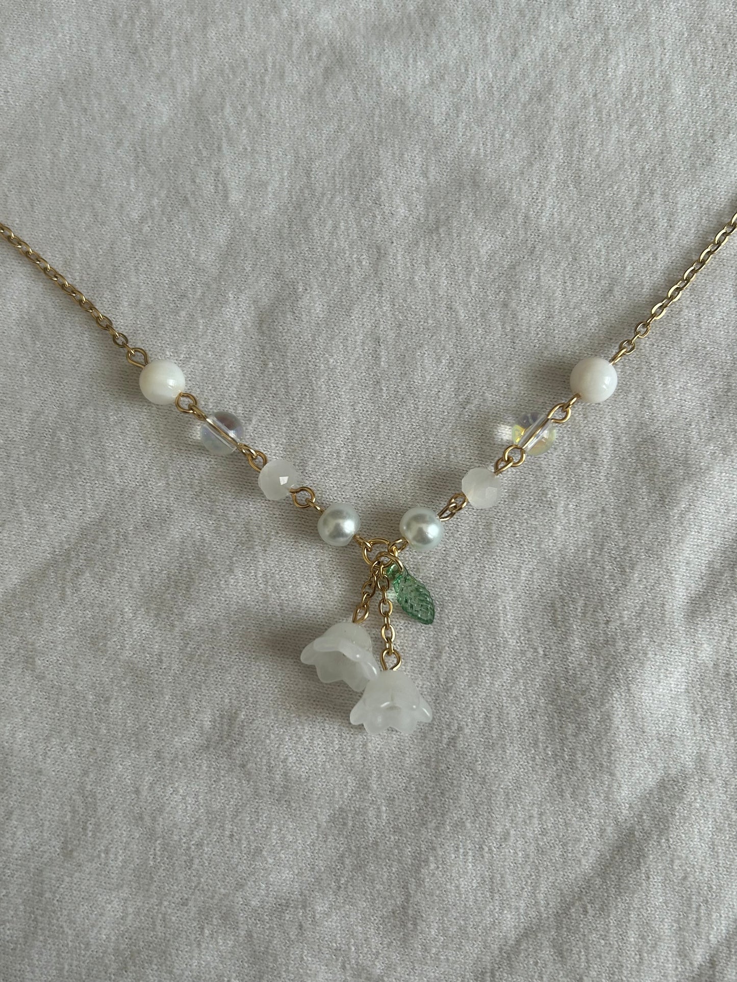 lily chain necklace