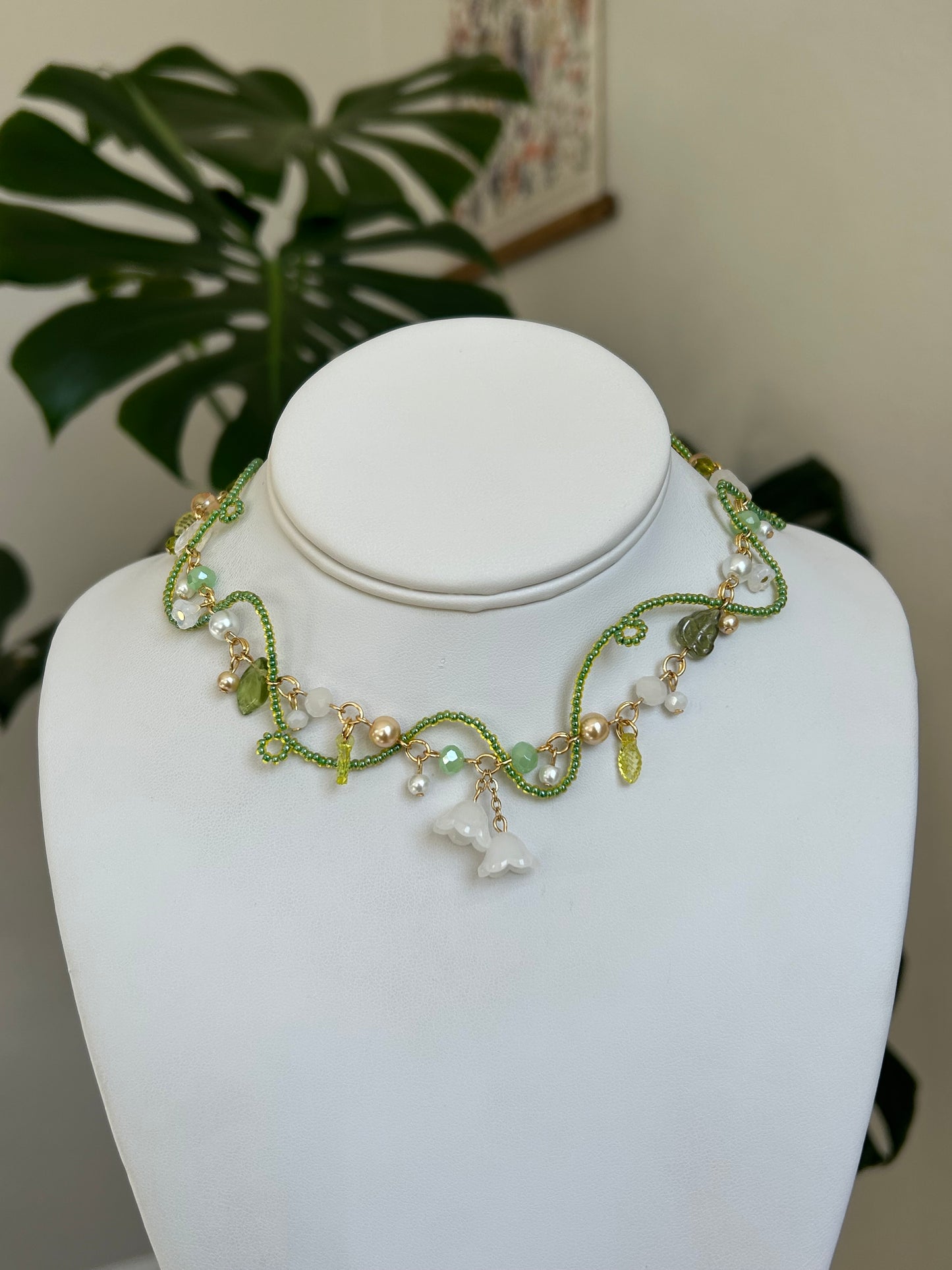 lily vine necklace