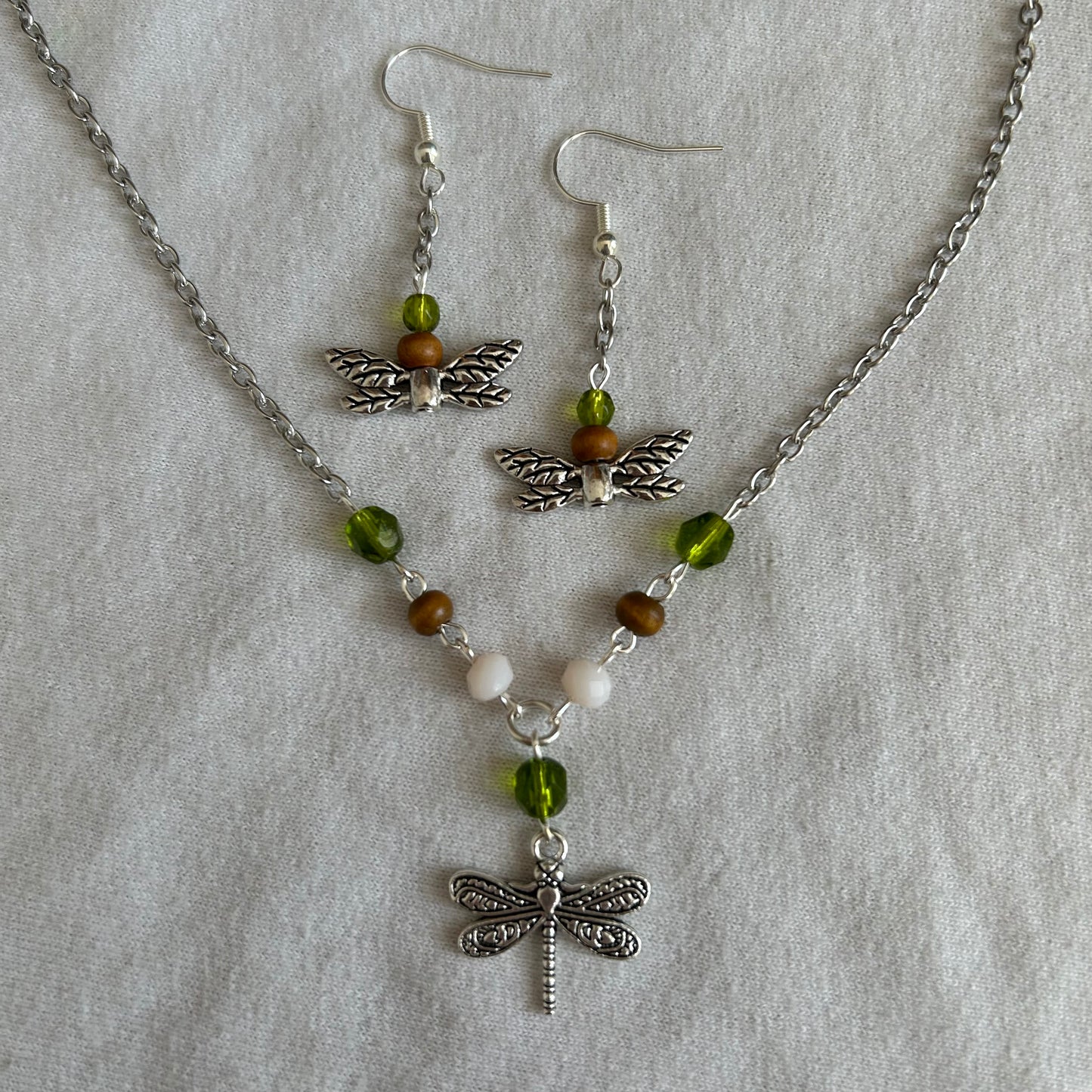 dragonfly fields necklace