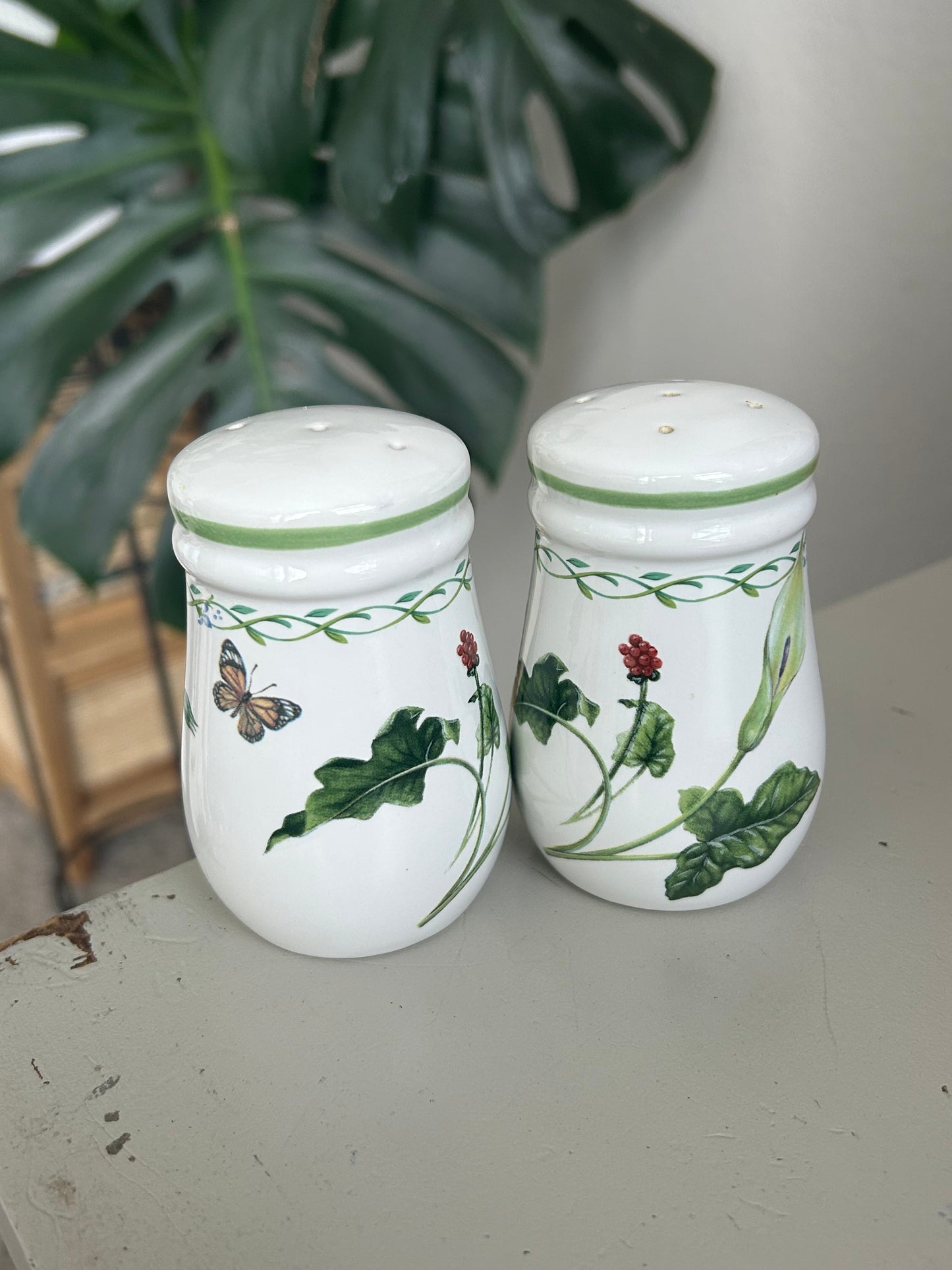 mikasa garden bloom salt and pepper shakers