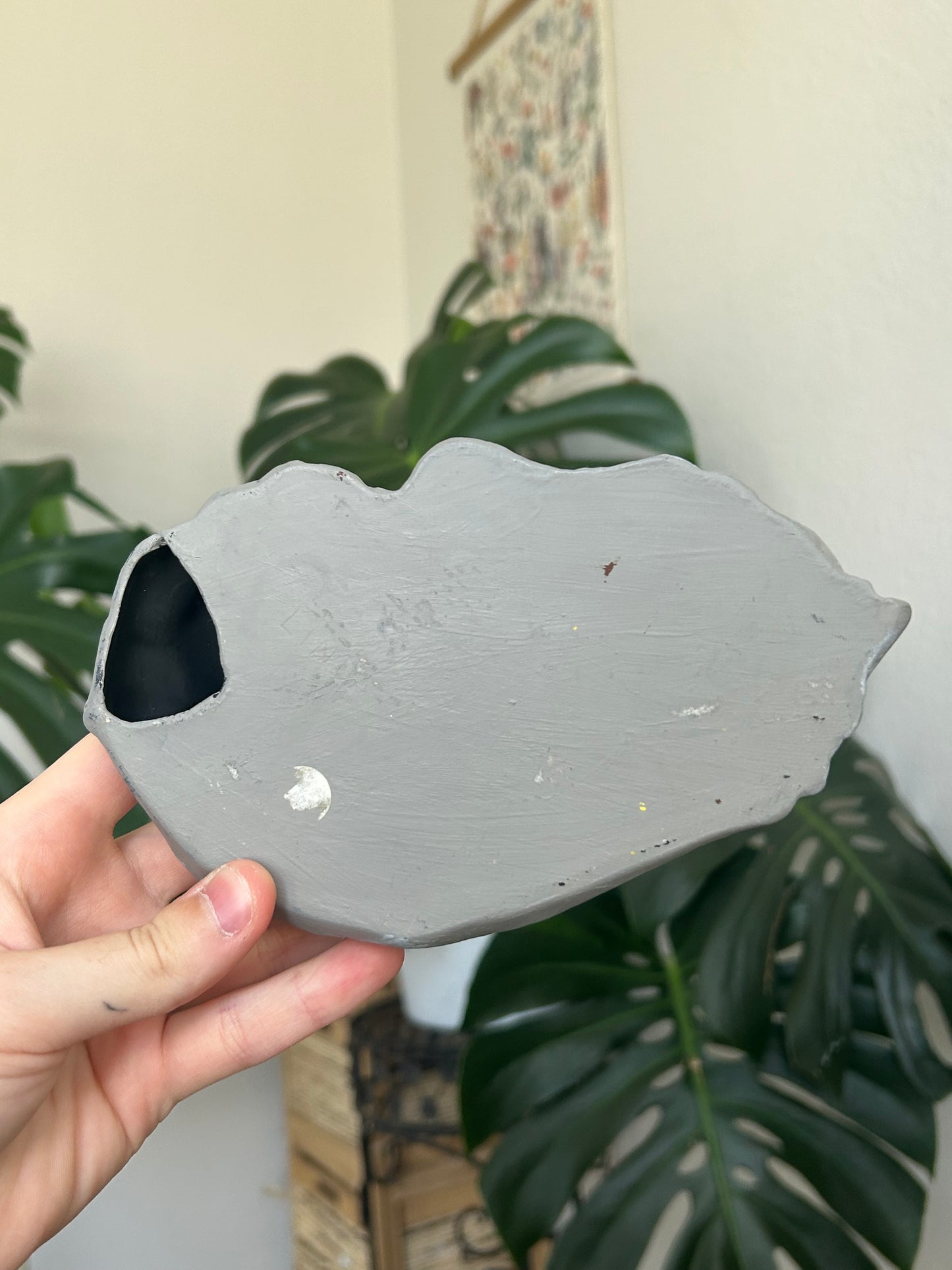 sleepy cat shelf trinket